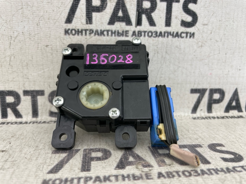 Сервопривод заслонок печки Lexus Ls460 USF40 1URFSE 2007 (б/у)