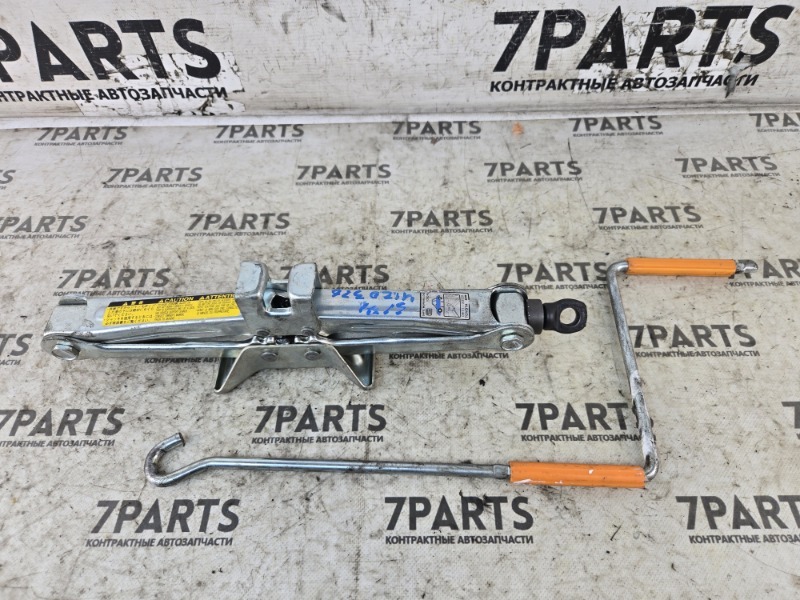 Домкрат Toyota Crown JZS171 1JZFSE 2002 (б/у)