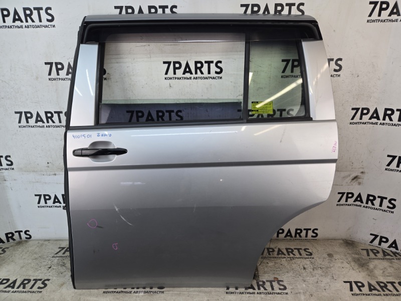 Дверь Toyota Isis ZNM10 1ZZFE 2008 задняя левая (б/у)