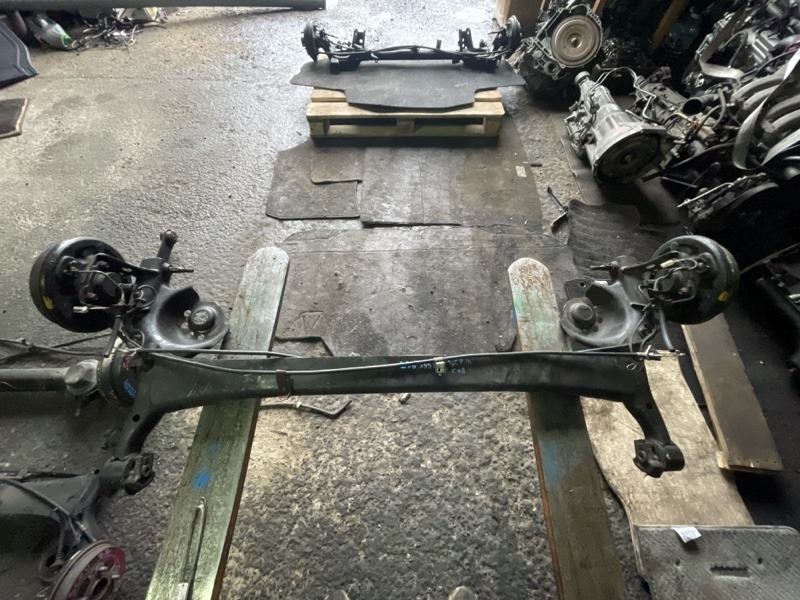 Балка подвески Toyota Vitz SCP10 1SZFE 1999 задняя (б/у)