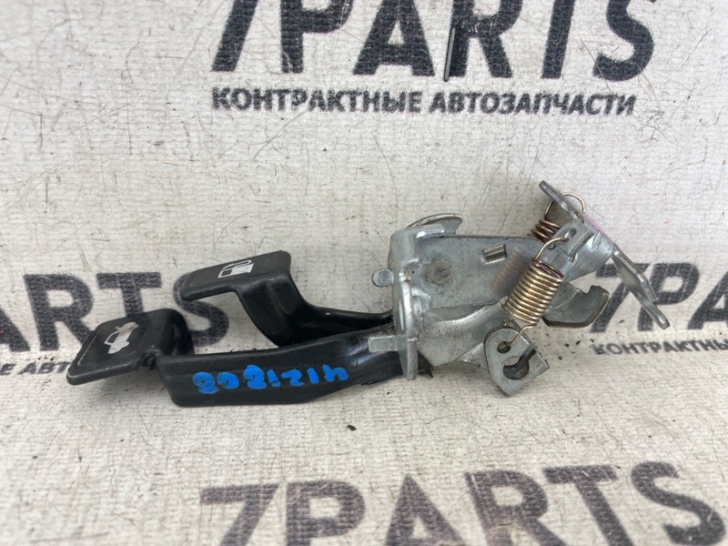 Ручка открывания бензобака Toyota Platz SCP11 1SZFE 1999 (б/у)