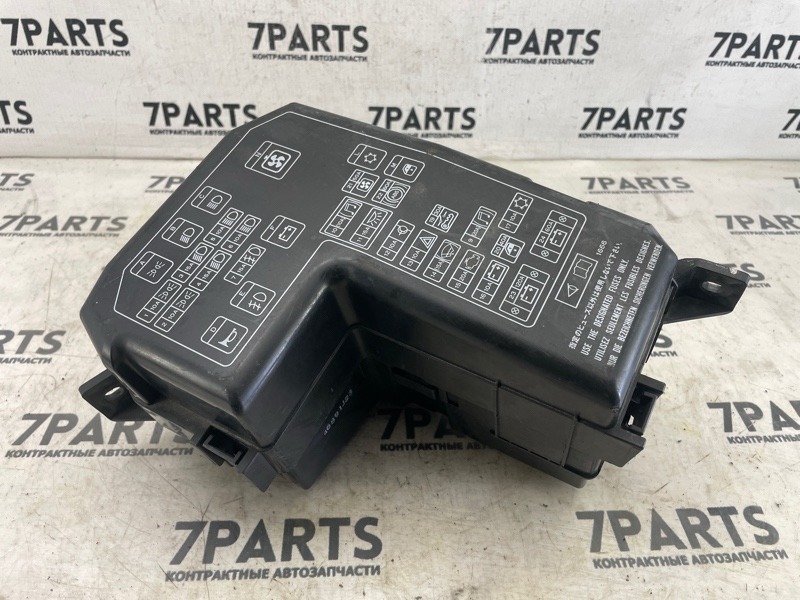Блок предохранителей MITSUBISHI DIAMANTE F36A 6G72 2001 (б/у)