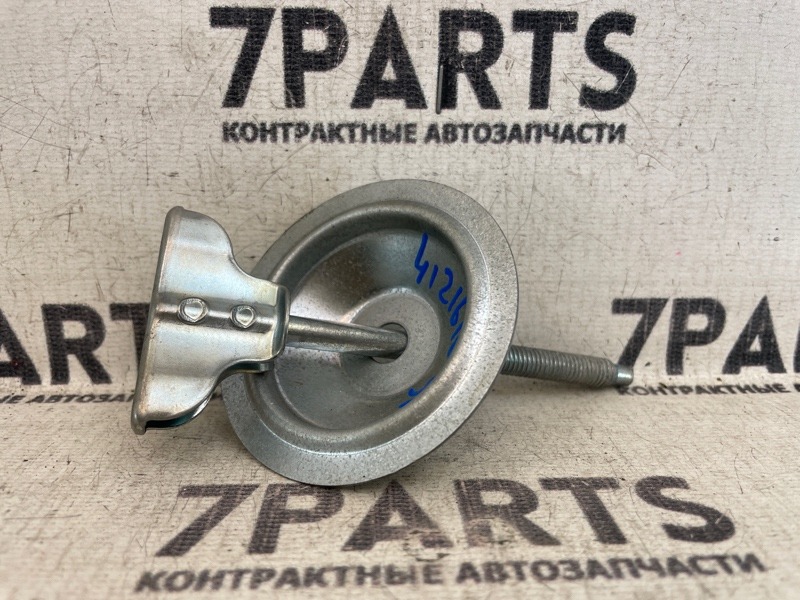 Крепление запасного колеса SUBARU FORESTER SF5 EJ201DWXVE 2000 (б/у)