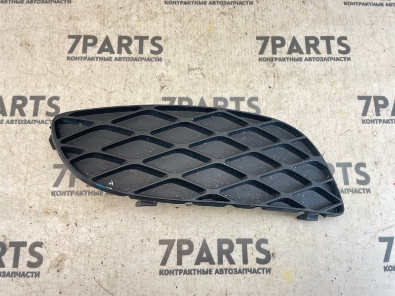 Заглушка бампера TOYOTA VITZ NCP10 2NZFE 2002 передняя правая (б/у)