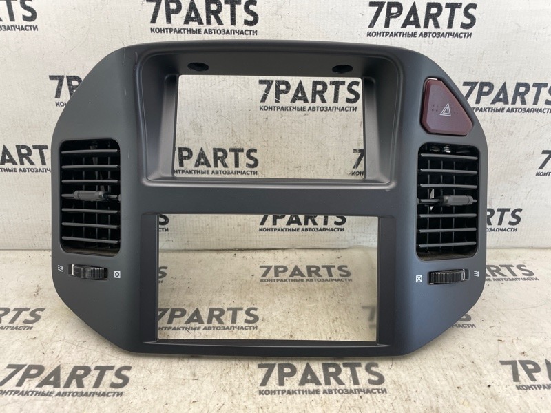 Консоль магнитофона MITSUBISHI PAJERO V73W 6G72 2005 (б/у)