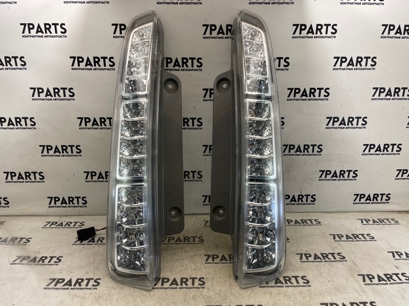 Стоп TOYOTA ISIS ZNM10 1ZZFE 2006 (б/у)