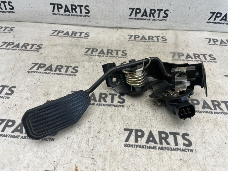 Педаль подачи топлива TOYOTA NADIA ACN10 1AZFSE 2002 (б/у)