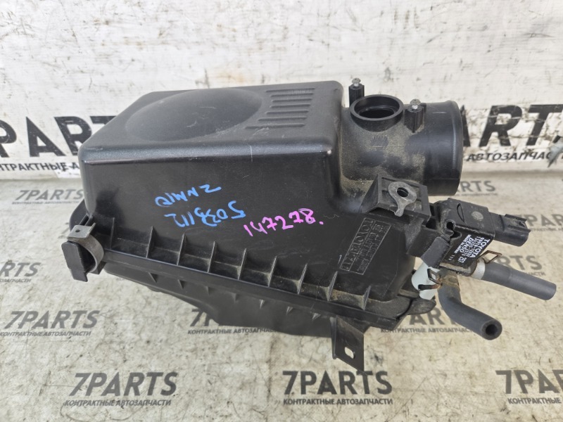 Корпус воздушного фильтра TOYOTA ISIS ZNM10 1ZZFE 2006 (б/у)