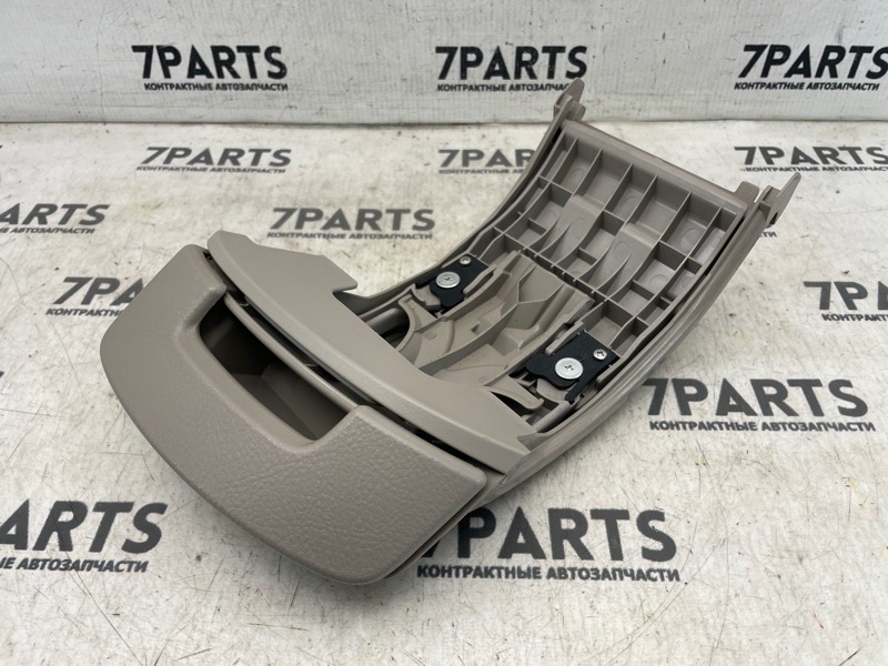 Подстаканник TOYOTA ISIS ZNM10 1ZZFE 2006 (б/у)