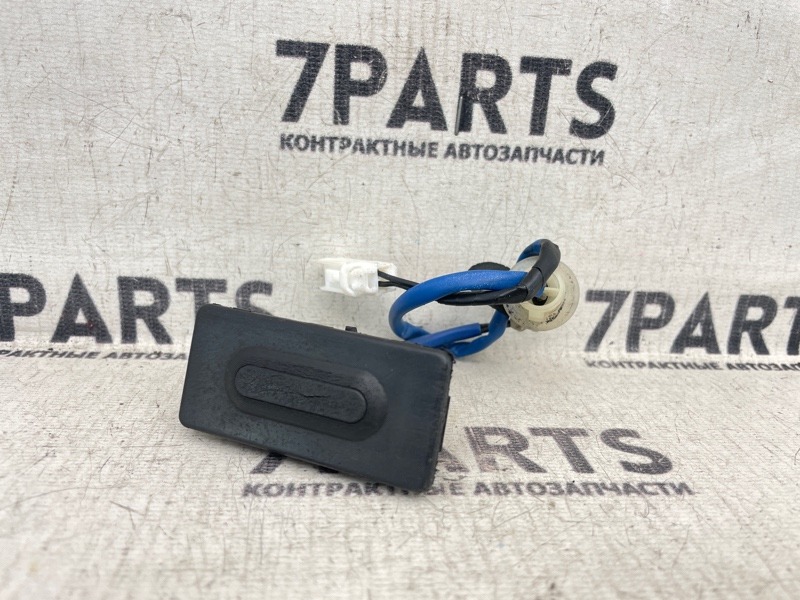 Кнопка открывания багажника MAZDA ATENZA GH5AW L5VE 2008 (б/у)