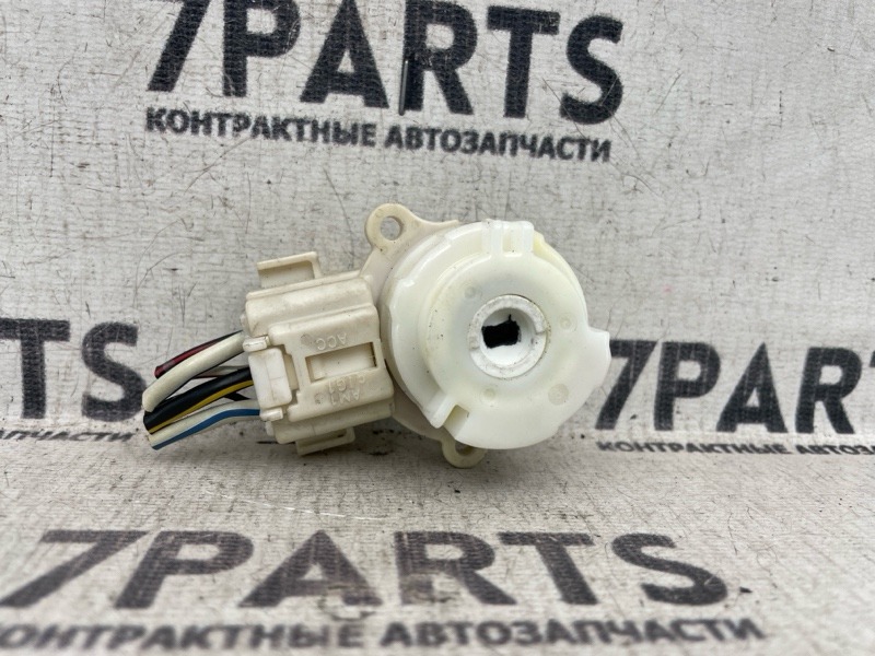 Замок зажигания TOYOTA VITZ NCP10 2NZFE 2002 (б/у)
