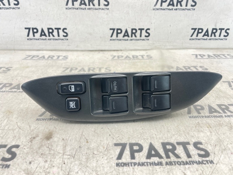 Блок упр. стеклоподьемниками TOYOTA VITZ NCP10 2NZFE 2002 передний правый (б/у)