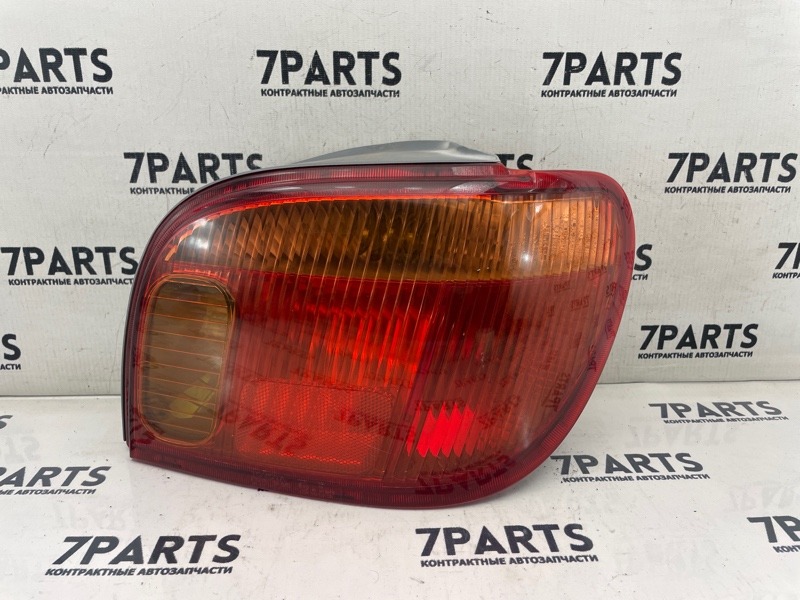 Стоп TOYOTA VITZ SCP10 1SZFE 2002 задний правый (б/у)