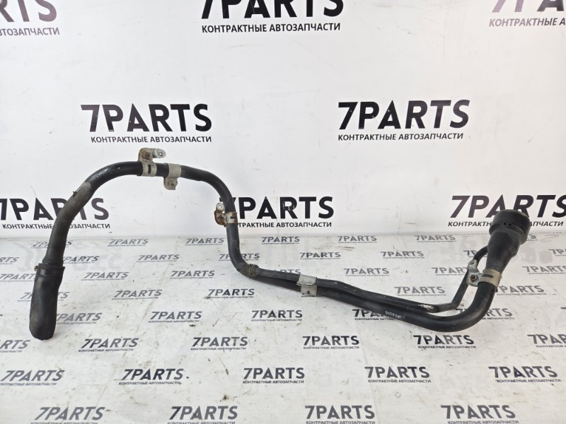 Горловина топливного бака TOYOTA ISIS ZNM10 1ZZFE 2006 (б/у)