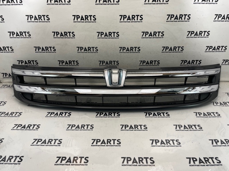 Решетка радиатора TOYOTA ISIS ZNM10 1ZZFE (б/у)
