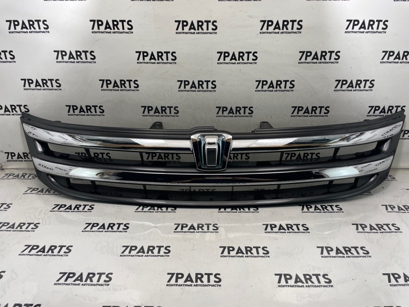Решетка радиатора TOYOTA ISIS ZNM10 1ZZFE 2008 (б/у)
