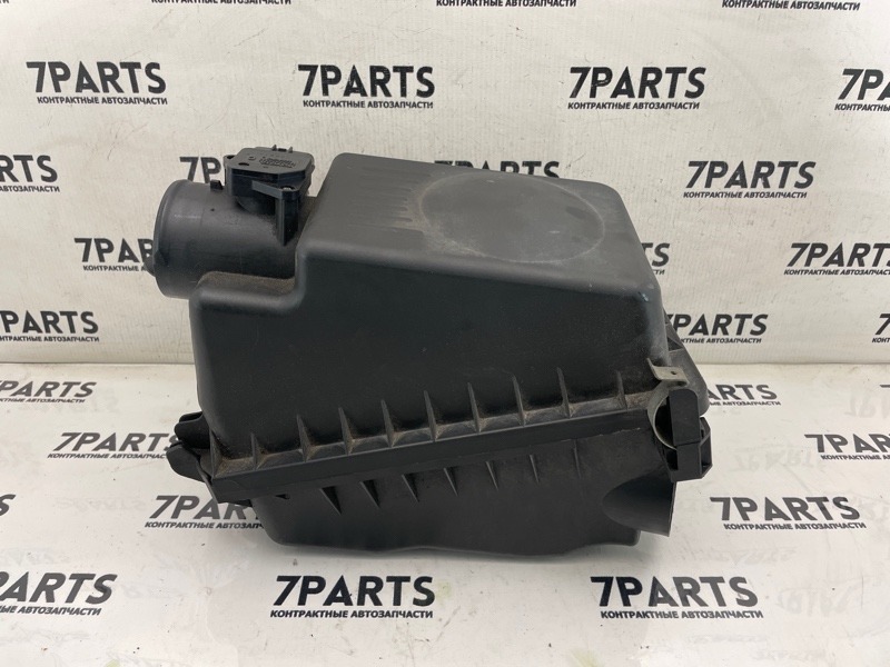 Корпус воздушного фильтра TOYOTA ISIS ZNM10 1ZZFE 2008 (б/у)
