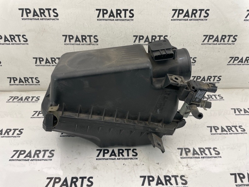 Корпус воздушного фильтра TOYOTA ISIS ZNM10 1ZZFE 2005 (б/у)