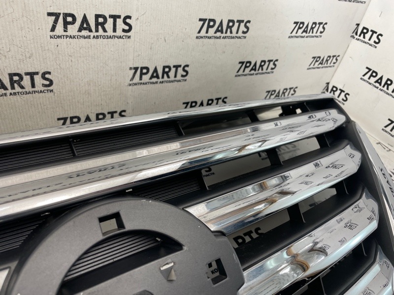 Решетка радиатора NISSAN SERENA C26 (б/у) Решетка радиатора NISSAN SERENA C26 (б/у)