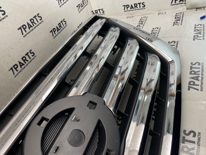 Решетка радиатора NISSAN SERENA C26 (б/у) Решетка радиатора NISSAN SERENA C26 (б/у)