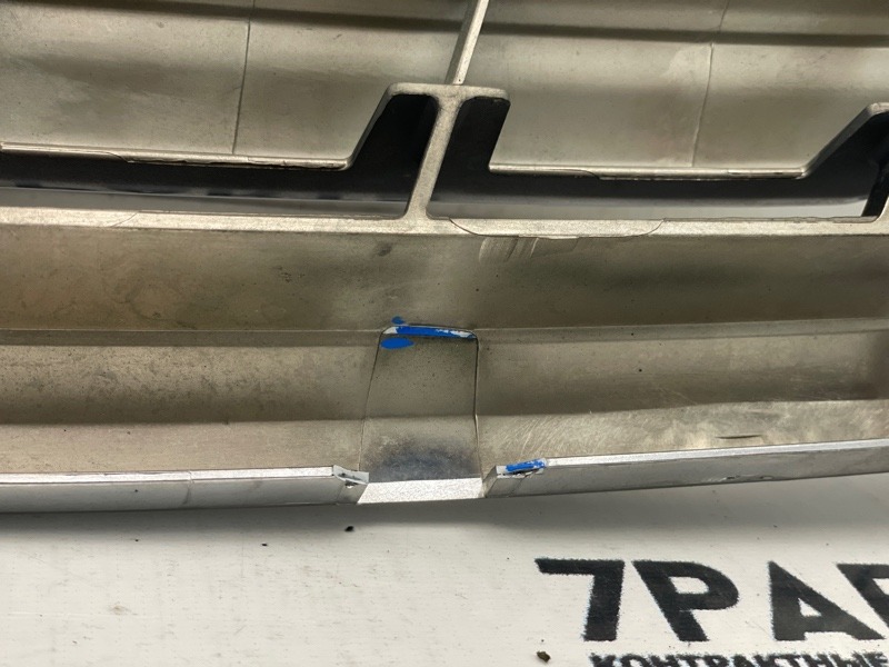 Решетка радиатора NISSAN SERENA C26 (б/у) Решетка радиатора NISSAN SERENA C26 (б/у)