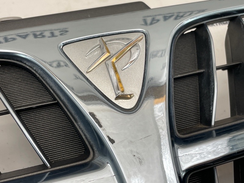 Решетка радиатора NISSAN PRESAGE U30 KA24DE 1998 (б/у) Решетка радиатора NISSAN PRESAGE U30 KA24DE 1998 (б/у)