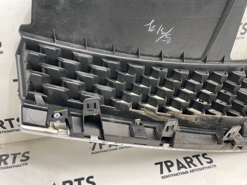 Решетка радиатора NISSAN LAFESTA B30 MR20DE 2011 (б/у) Решетка радиатора NISSAN LAFESTA B30 MR20DE 2011 (б/у)