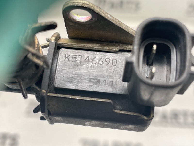 Вакуумный клапан MITSUBISHI COLT Z27A 4G15T 2005 (б/у) Вакуумный клапан MITSUBISHI COLT Z27A 4G15T 2005 (б/у)