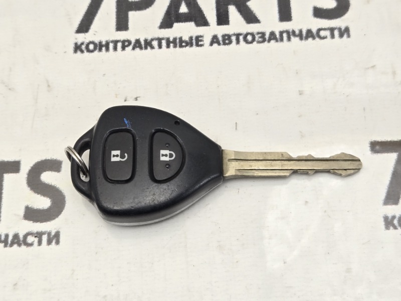 Ключ зажигания TOYOTA ISIS ZNM10 1ZZFE 2008 (б/у)