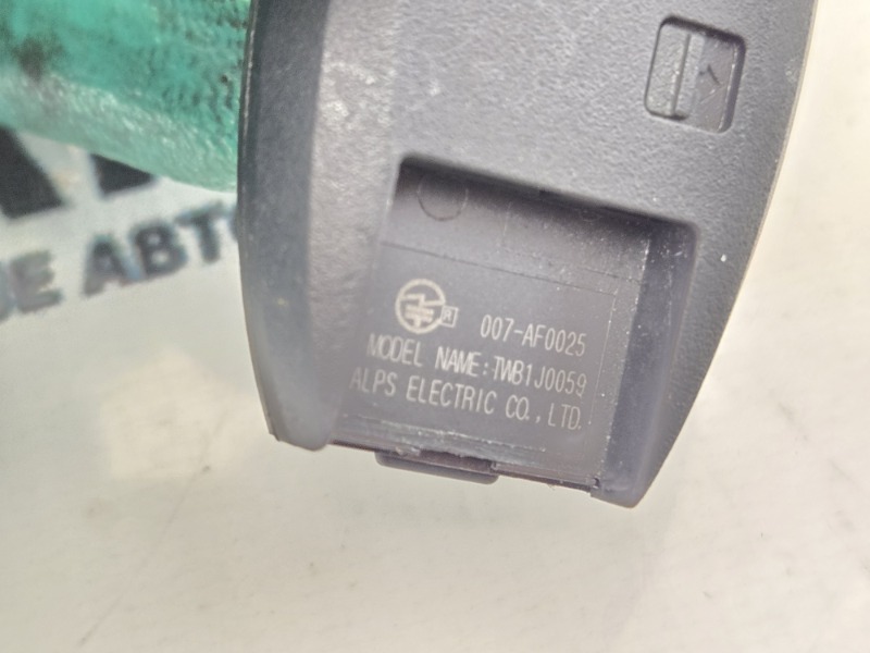 Ключ зажигания NISSAN LEAF ZE1 EM57 (б/у) Ключ зажигания NISSAN LEAF ZE1 EM57 (б/у)