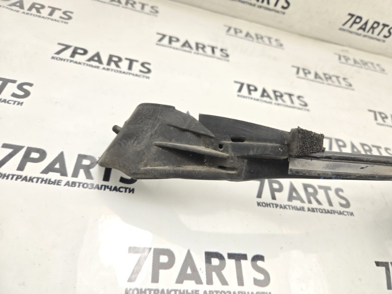 Молдинг лобового стекла TOYOTA CROWN JZS171 1JZFSE 2002 передний правый (б/у) Молдинг лобового стекла TOYOTA CROWN JZS171 1JZFSE 2002 передний правый (б/у)