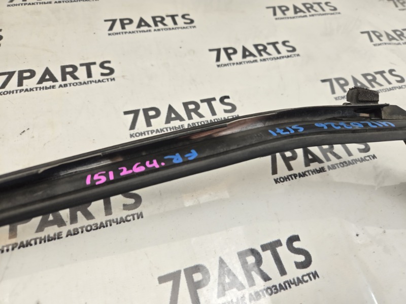 Молдинг лобового стекла TOYOTA CROWN JZS171 1JZFSE 2002 передний левый (б/у) Молдинг лобового стекла TOYOTA CROWN JZS171 1JZFSE 2002 передний левый (б/у)