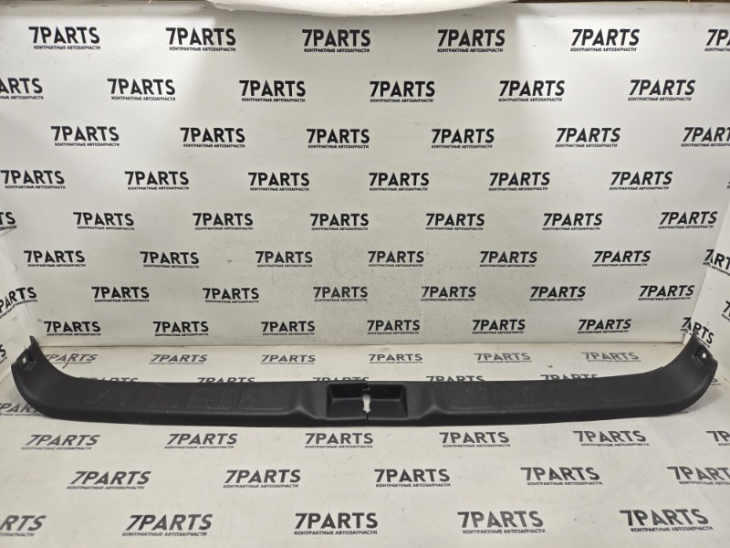 Накладка замка багажника SUBARU FORESTER SF5 EJ201DWXVE 2000 (б/у)