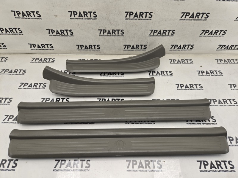 Порожек пластиковый NISSAN LAUREL GC35 RB25DE 2002 (б/у)