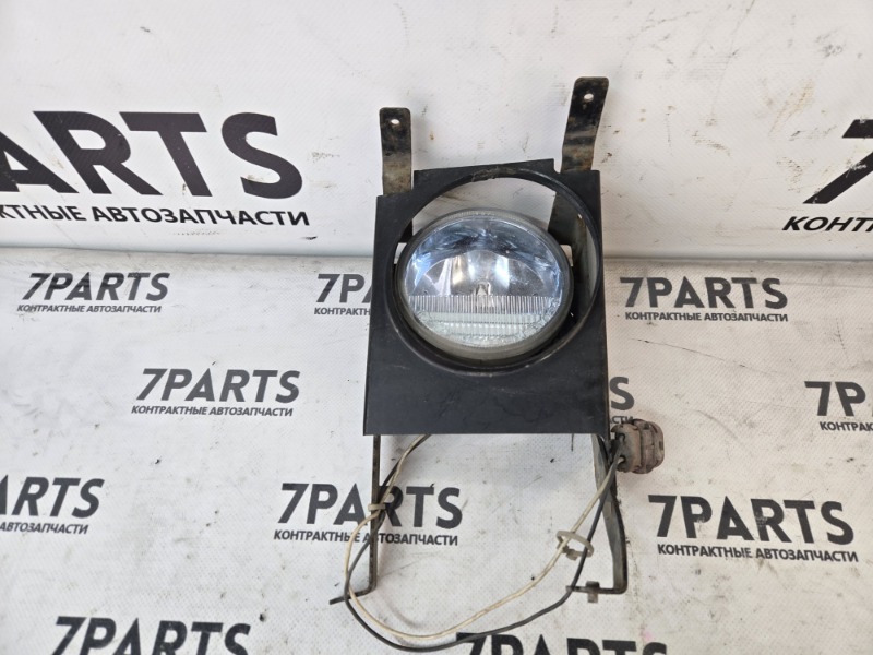 Туманка TOYOTA передняя (б/у) Туманка TOYOTA передняя (б/у)