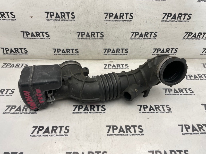 Патрубок воздушн.фильтра TOYOTA AVENSIS AZT250 1AZFSE 2003 (б/у)