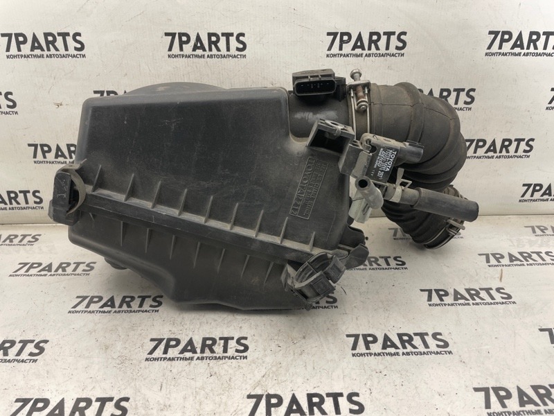 Корпус воздушного фильтра TOYOTA ISIS ZNM10 1ZZFE 2005 (б/у)