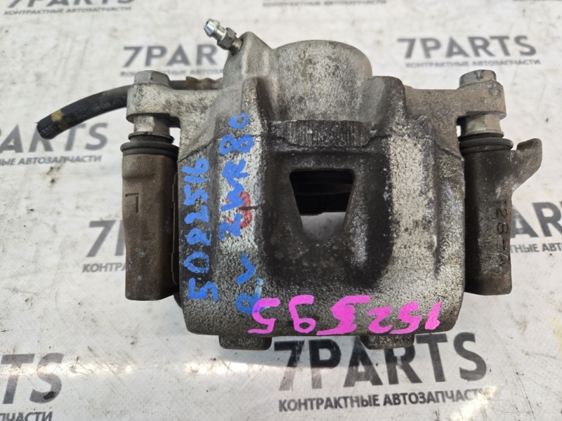 Суппорт TOYOTA ESQUIRE ZWR80 2ZRFXE 2015 задний левый (б/у)