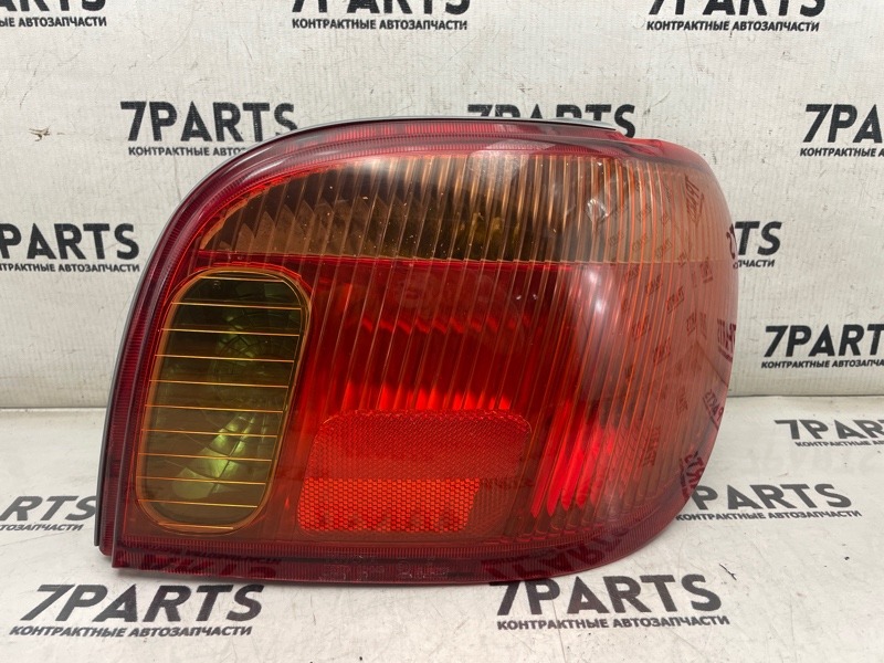 Стоп TOYOTA VITZ SCP10 1SZFE 2004 задний правый (б/у)