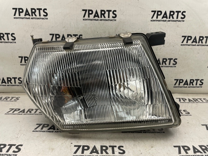 Фара NISSAN SAFARI WTY61 ZD30DDTI 2002 передняя правая (б/у)