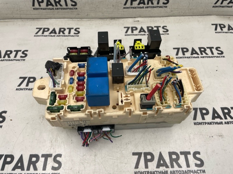 Блок предохранителей MITSUBISHI PAJERO V65W 6G74 2003 (б/у)