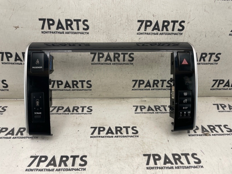Консоль магнитофона TOYOTA ESTIMA AHR20 2AZFXE 2013 (б/у)