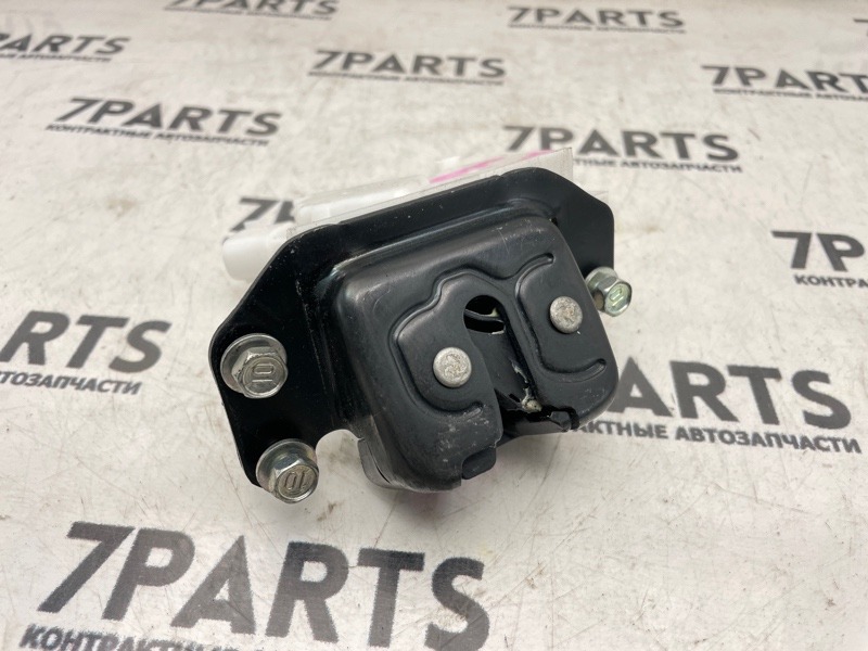 Замок 5-й двери TOYOTA VOXY ZRR80 3ZRFAE 2014 (б/у)