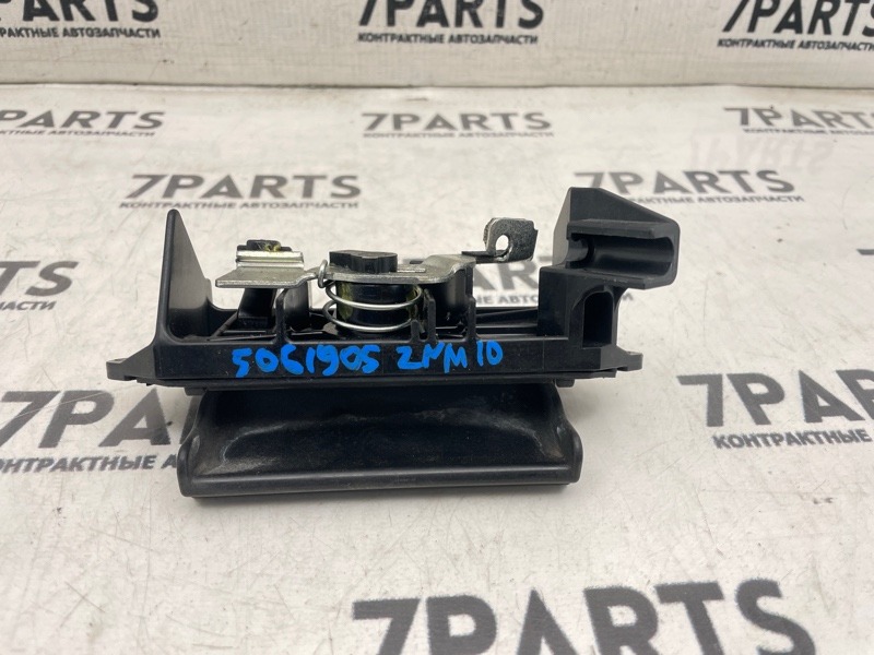 Ручка задней двери TOYOTA ISIS ZNM10 1ZZFE 2008 (б/у)