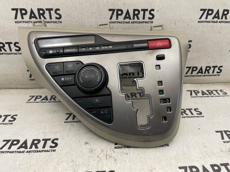 Климат-контроль TOYOTA ISIS ZNM10 1ZZFE 2008 (б/у)
