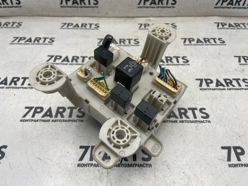 Блок предохранителей TOYOTA ALPHARD ANH15 2AZFE 2004 правый (б/у)