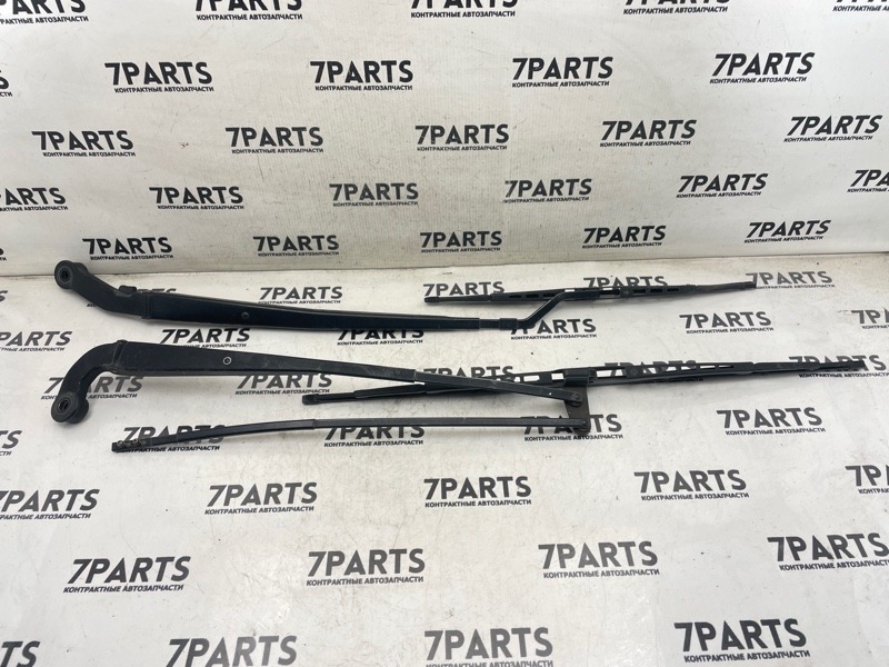 Держатель дворника TOYOTA CELSIOR UCF31 3UZFE 2004 (б/у)