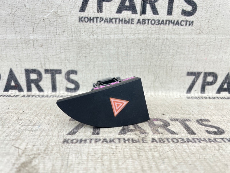 Кнопка SUBARU TREZIA NSP120 1NR-FE 2013 (б/у)