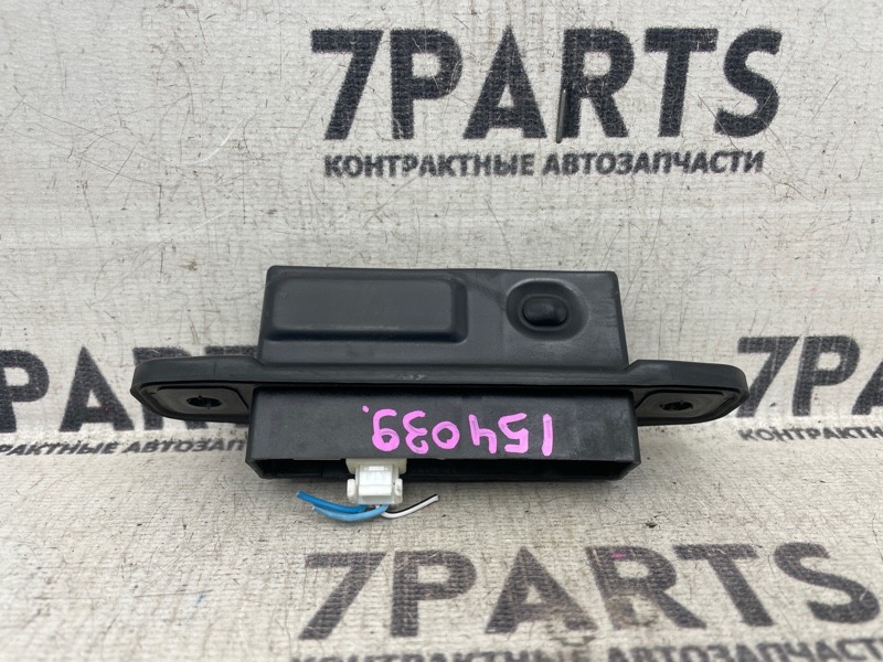 Кнопка открывания багажника TOYOTA ESTIMA AHR20 2AZFXE 2013 (б/у)