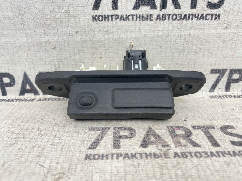 Кнопка открывания багажника TOYOTA RAV4 MXAA54 M20AFKS 2020 (б/у)